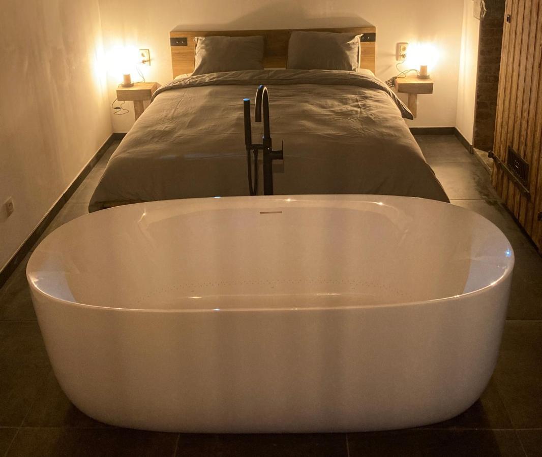 Au P'Tit Cachot Apartment Vaux-sur-Sure Bagian luar foto
